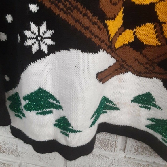 Winnie The Pooh Christmas Sweater sz M Quality USA, Disney,Skiing - Picture 3 of 8